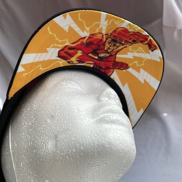 DC Comics The Flash SnapBack Baseball Hat OS - Picture 4 of 12